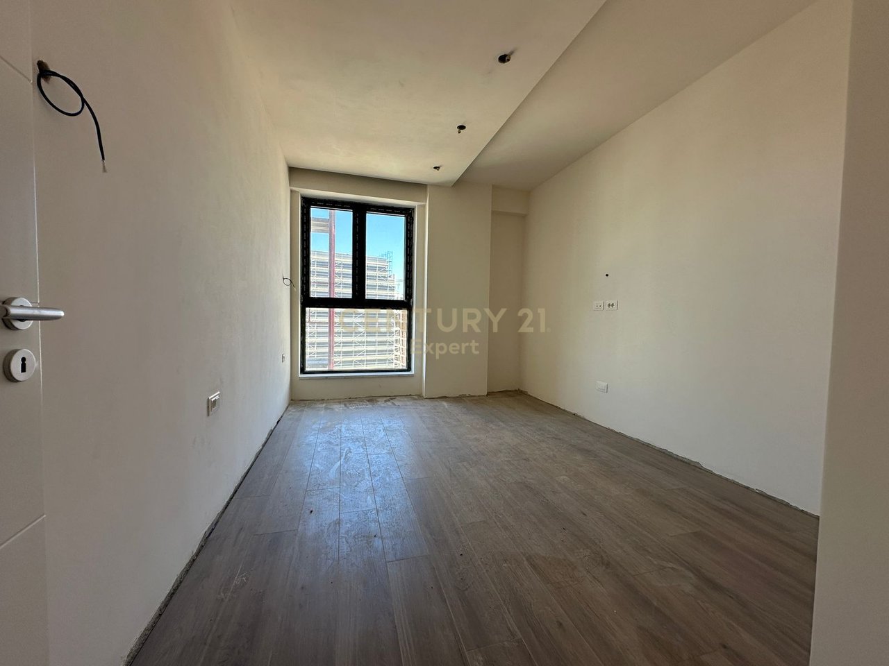 SHESIM APARTAMENT 1+1 NE BULEVARDIN E RI TIRANE !!!
