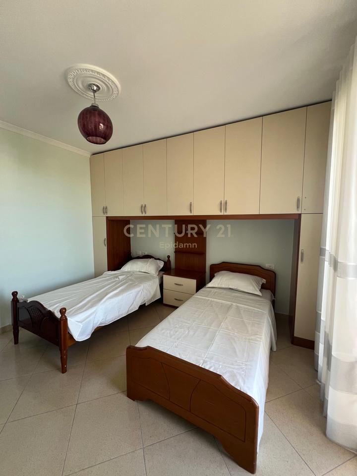 JEPET ME QIRA APARTAMENT 2+1+2 + POST PARKIMI NE STACIONIN E PARE PLAZH!