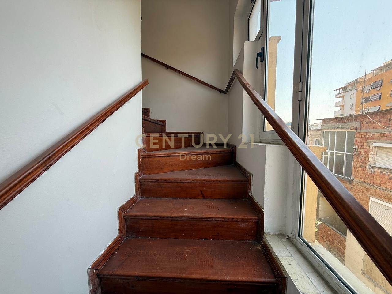 Duplex in vendita di fronte al ex ristorante Durres