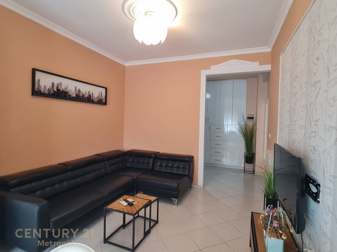 JEPET PER QIRA APARTAMENT 2+1 NE RRUGEN BRIGADA 8- ISH BLLOK!