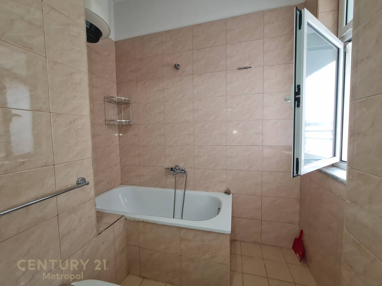 JEPET PER QIRA APARTAMENT 2+1 NE RRUGEN BRIGADA 8- ISH BLLOK!