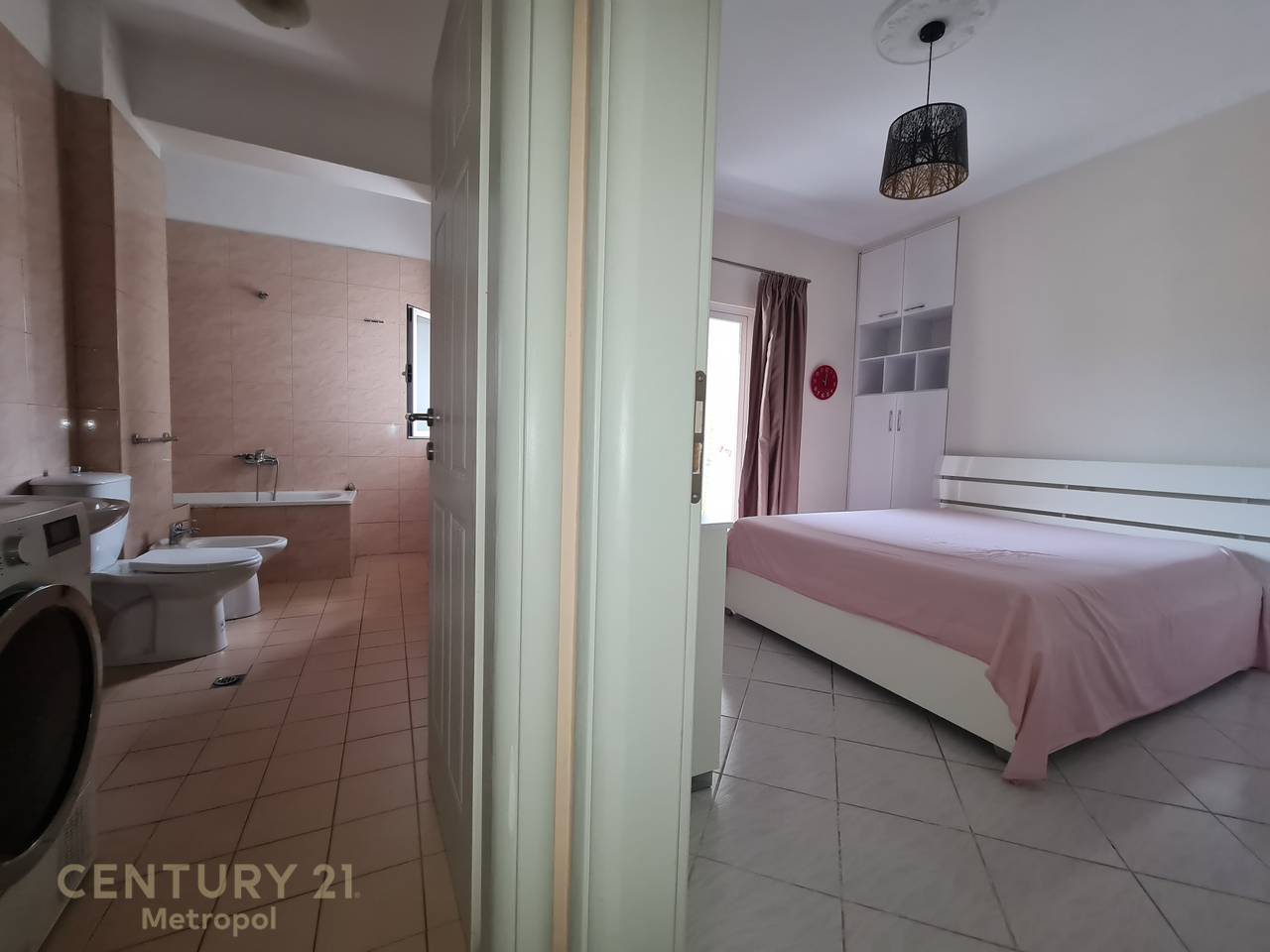 JEPET PER QIRA APARTAMENT 2+1 NE RRUGEN BRIGADA 8- ISH BLLOK!