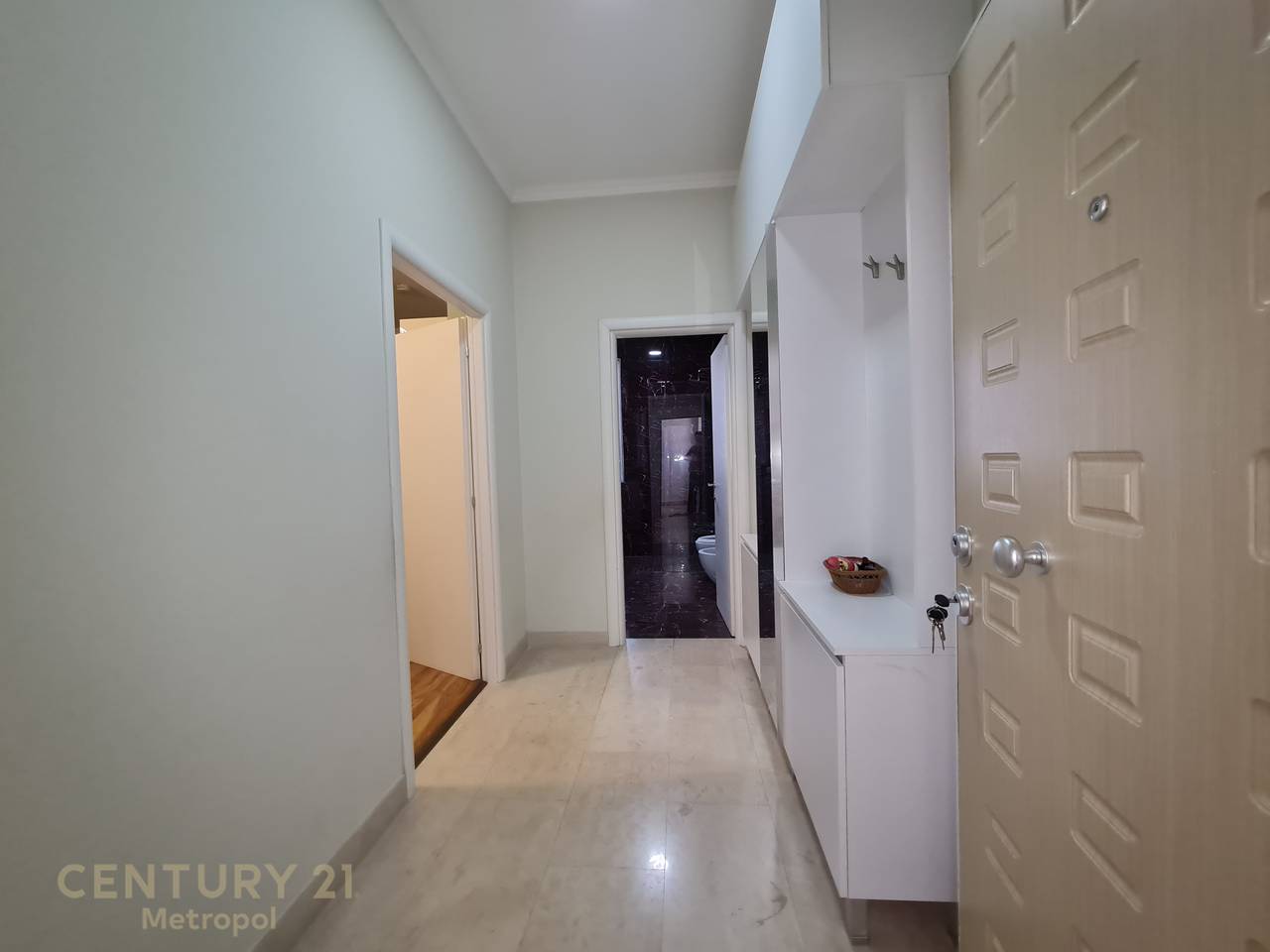 FOR RENT 2+1+2 APARTMENT WITH PARKING SPACE, OPPOSITE AMERICAN HOSPITAL 3-BEDS!