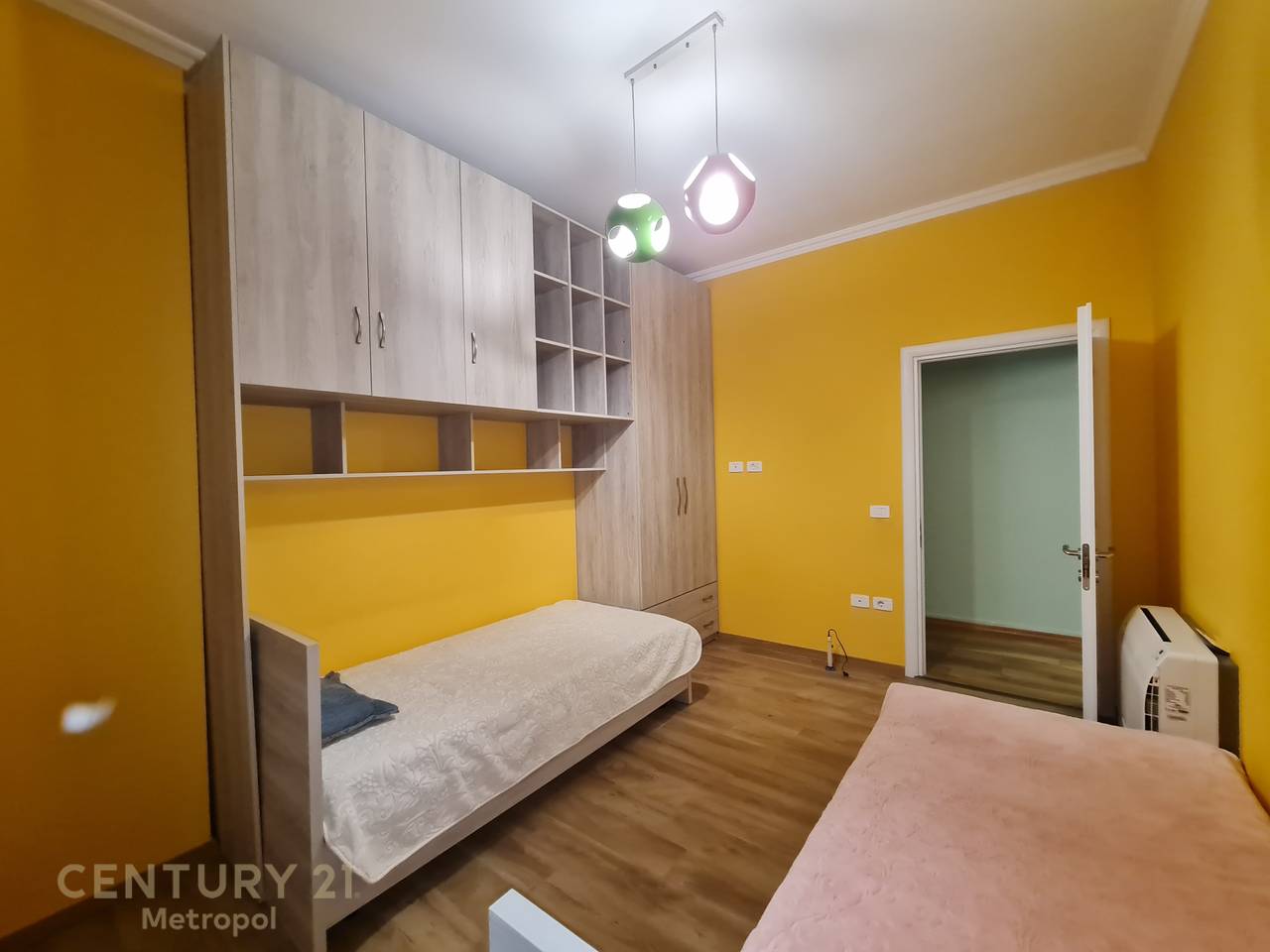 FOR RENT 2+1+2 APARTMENT WITH PARKING SPACE, OPPOSITE AMERICAN HOSPITAL 3-BEDS!