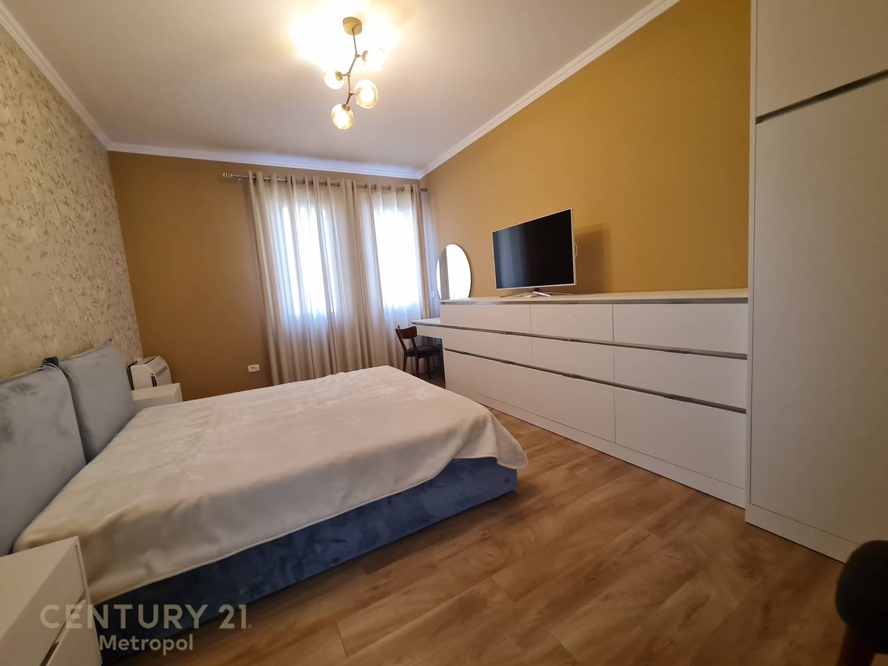 FOR RENT 2+1+2 APARTMENT WITH PARKING SPACE, OPPOSITE AMERICAN HOSPITAL 3-BEDS!