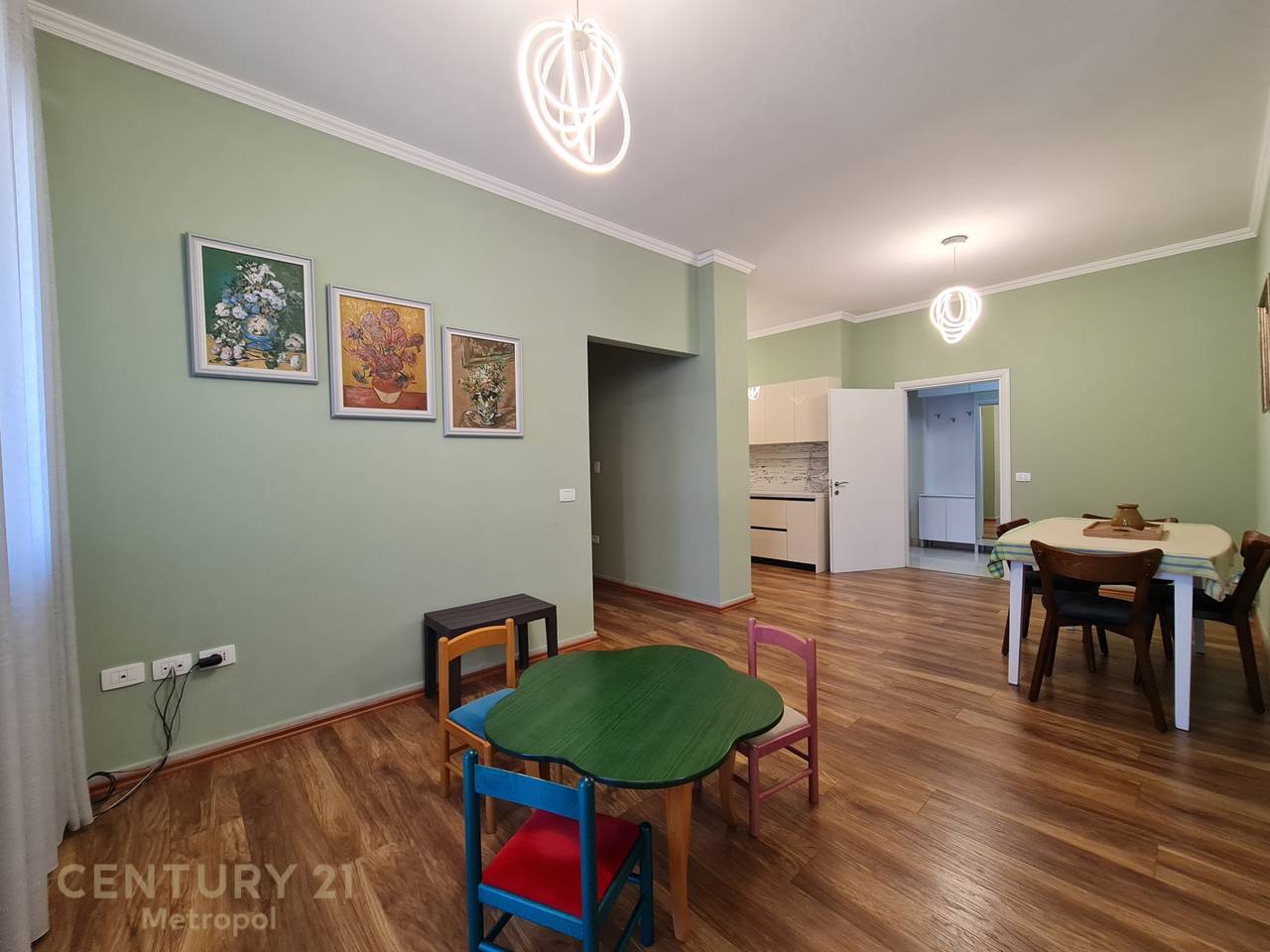 FOR RENT 2+1+2 APARTMENT WITH PARKING SPACE, OPPOSITE AMERICAN HOSPITAL 3-BEDS!