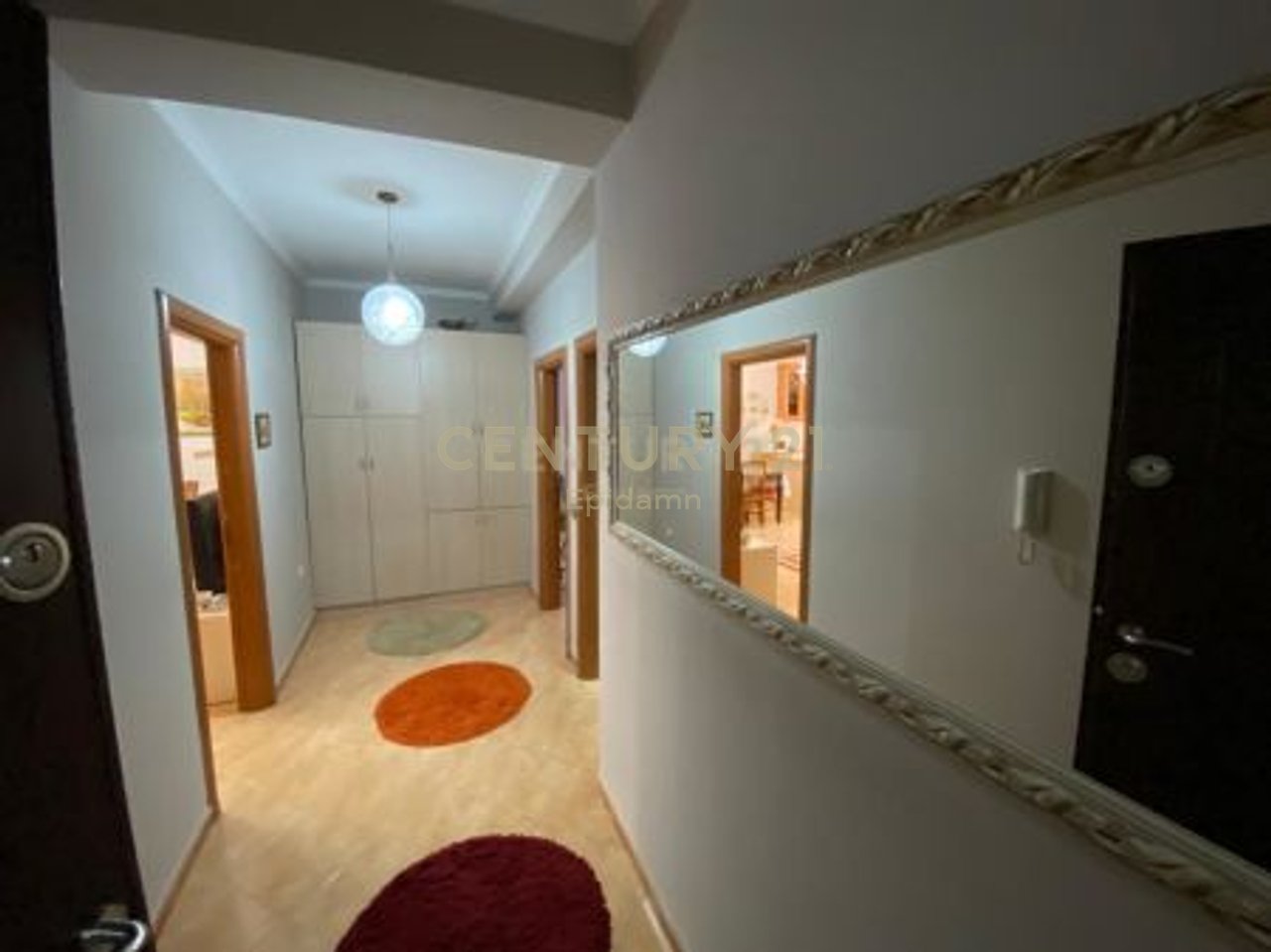 JEPET ME QIRA APARTAMENT 2+1+2 PRANE STACIONIT TE TRENIT, DURRESI !