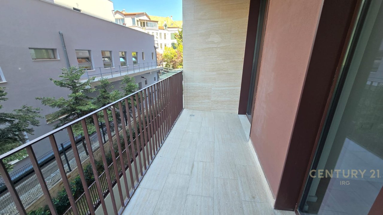 2+1+2 for rent at Altana, Dinamo Complex for office.