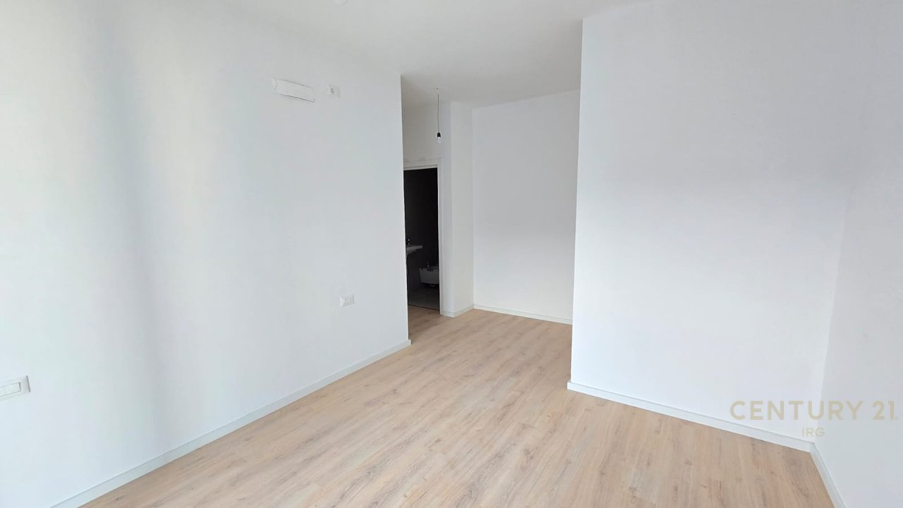 2+1+2 for rent at Altana, Dinamo Complex for office.