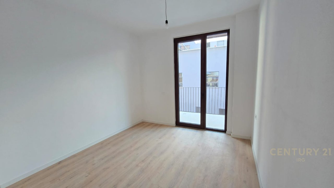 2+1+2 for rent at Altana, Dinamo Complex for office.