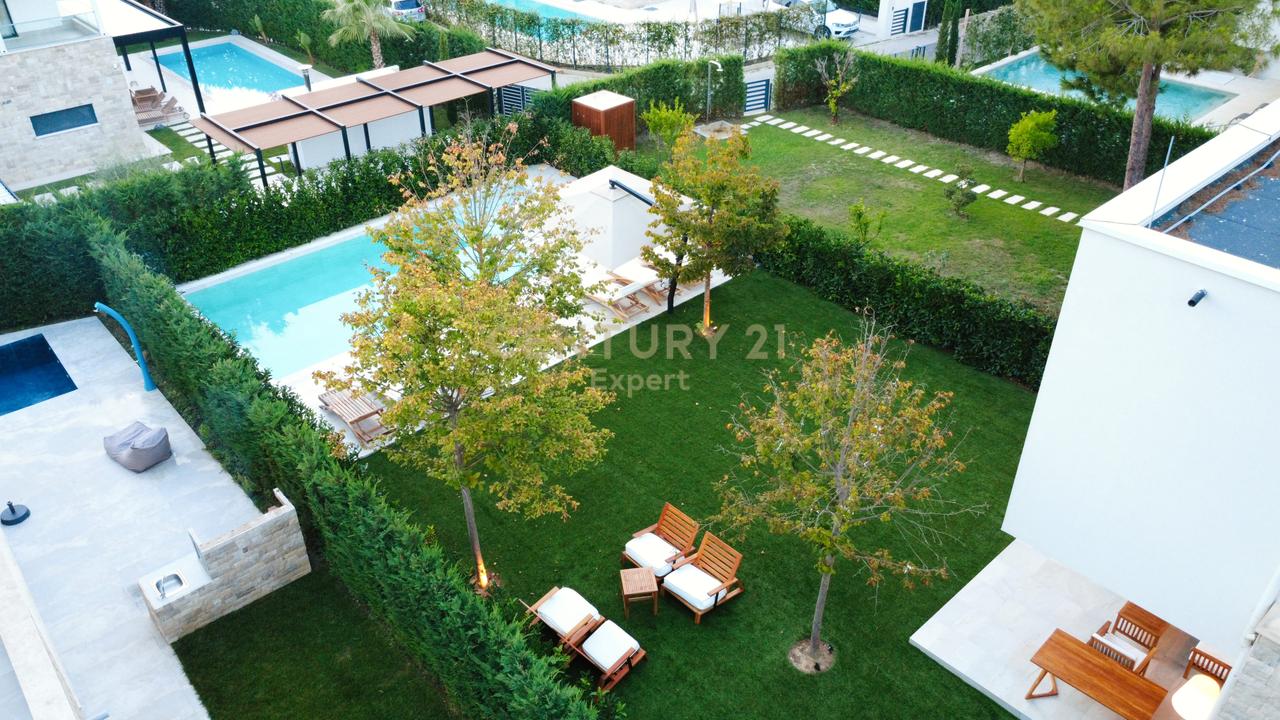 VILLA MODERNA IN VENDITA NEL RESIDENCE SAN PIETRO, LALZ BAY!!!