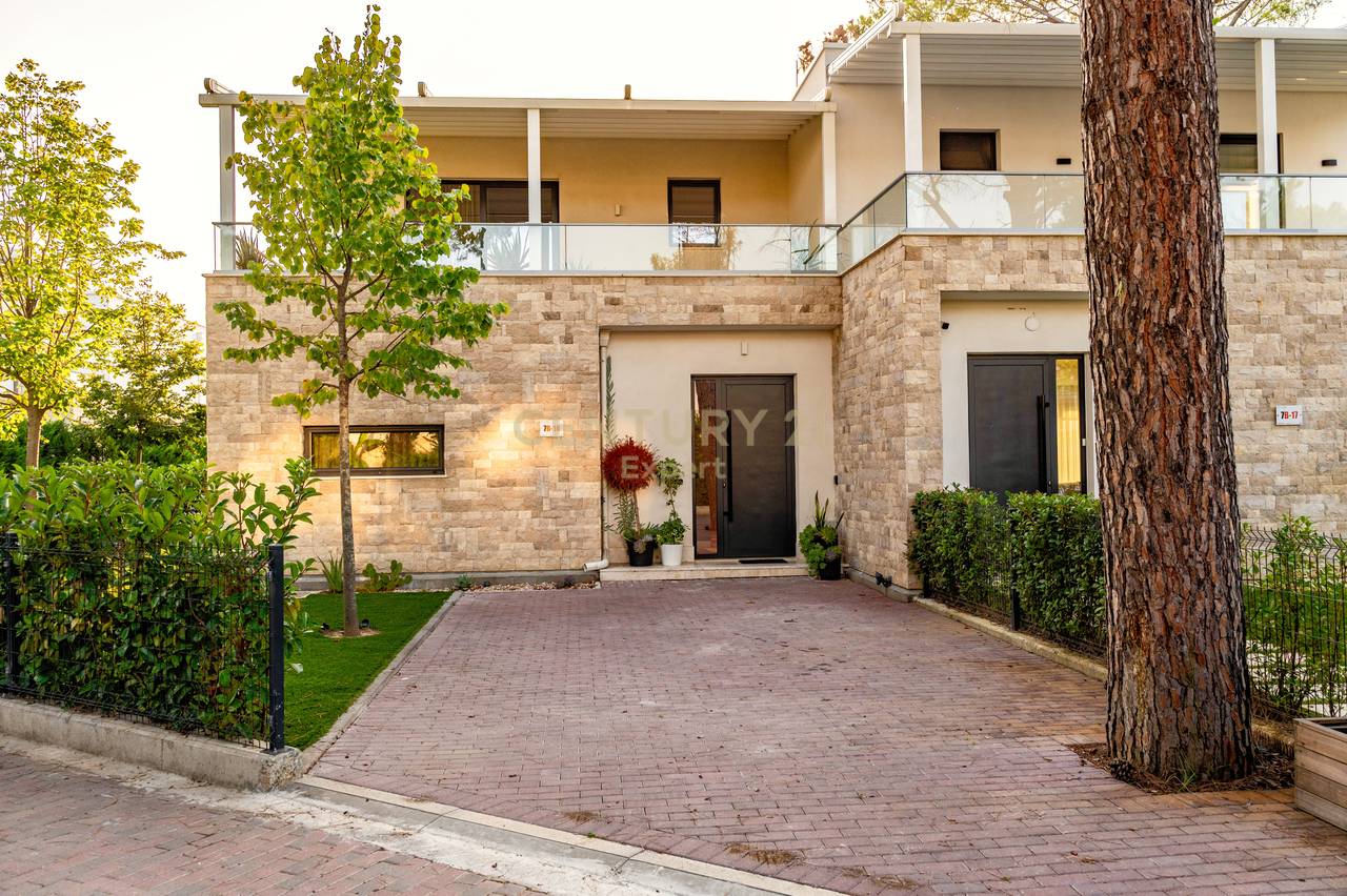 VILLA MODERNA IN VENDITA NEL RESIDENCE SAN PIETRO, LALZ BAY!!!
