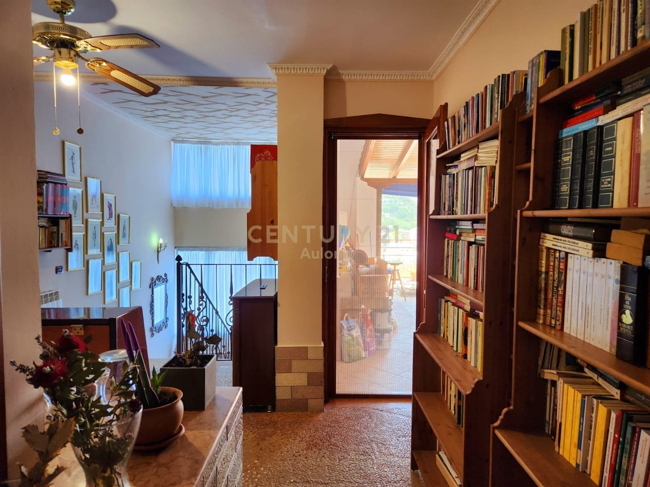 Papafingo rented near the high school 'Ali Demi'