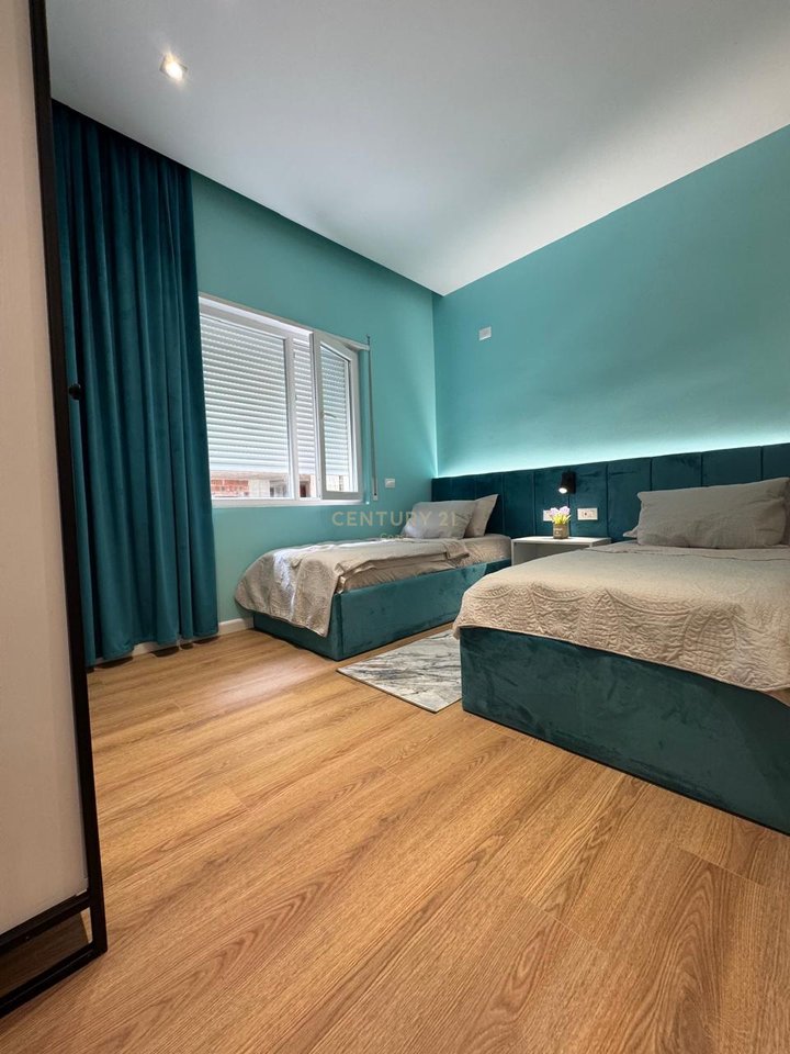 SHITET SUPER APARTAMENT  2+1 NE LUNGOMARE -100 M NGA DETI!!
