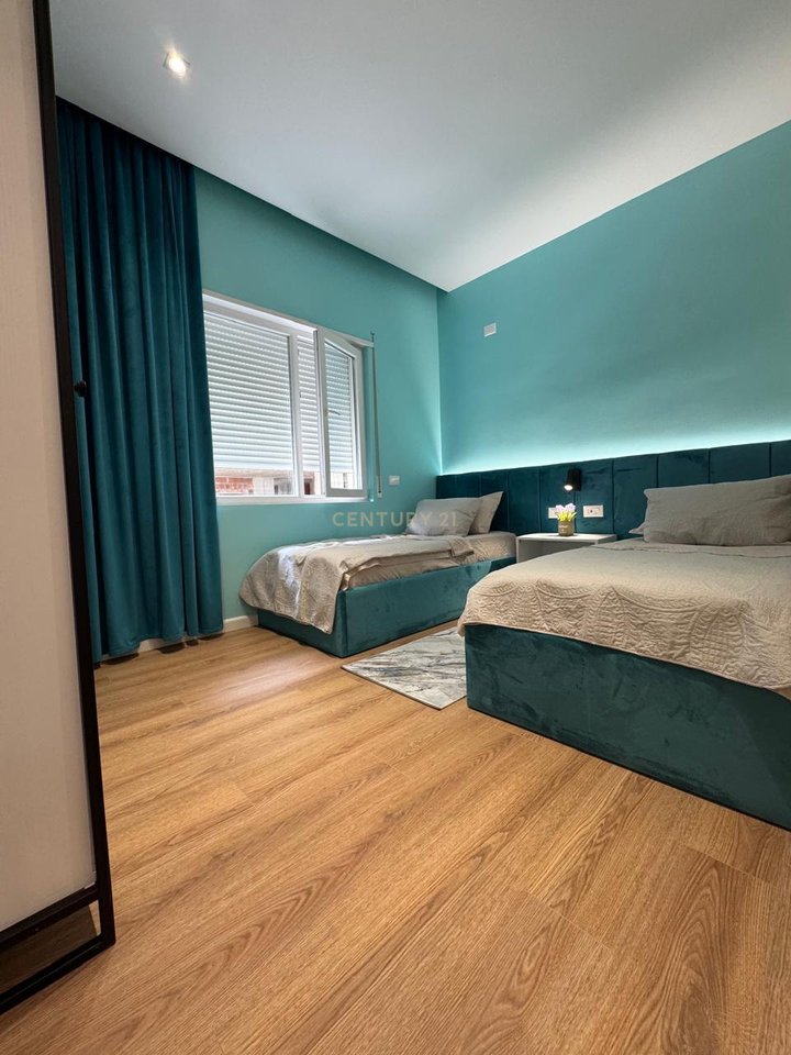 SHITET SUPER APARTAMENT  2+1 NE LUNGOMARE -100 M NGA DETI!!