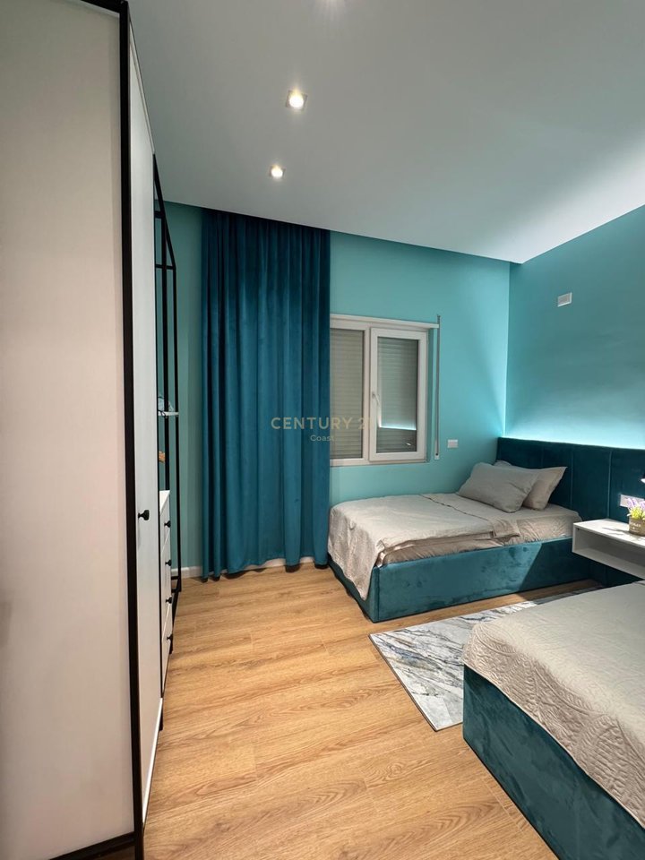 SHITET SUPER APARTAMENT  2+1 NE LUNGOMARE -100 M NGA DETI!!