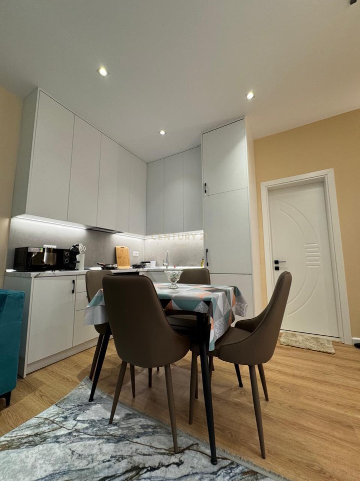 SHITET SUPER APARTAMENT  2+1 NE LUNGOMARE -100 M NGA DETI!!