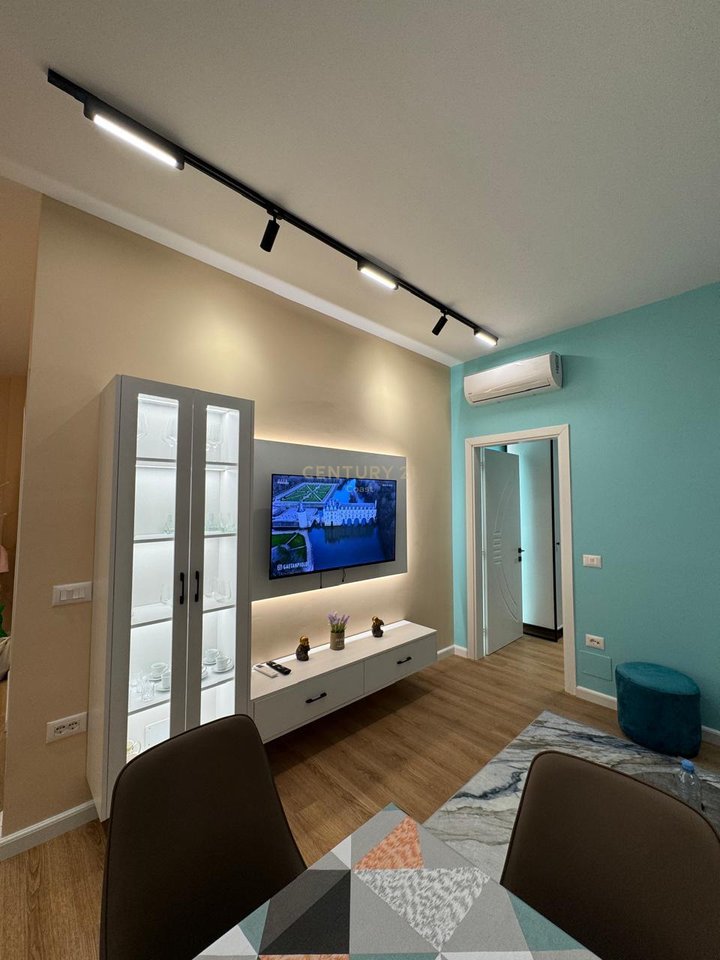 SHITET SUPER APARTAMENT  2+1 NE LUNGOMARE -100 M NGA DETI!!