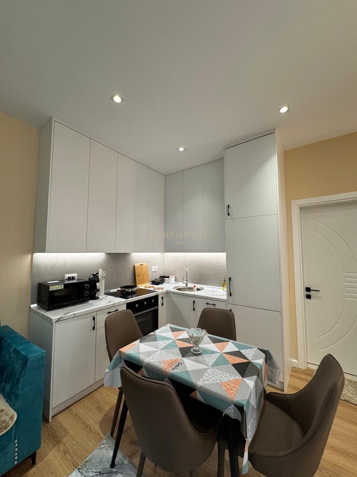 SHITET SUPER APARTAMENT  2+1 NE LUNGOMARE -100 M NGA DETI!!