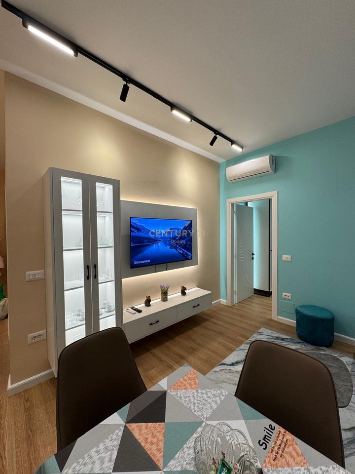 JEPET ME QIRA APARTAMENT 2+1 NE LUNGOMARE -100 M NGA DETI!!