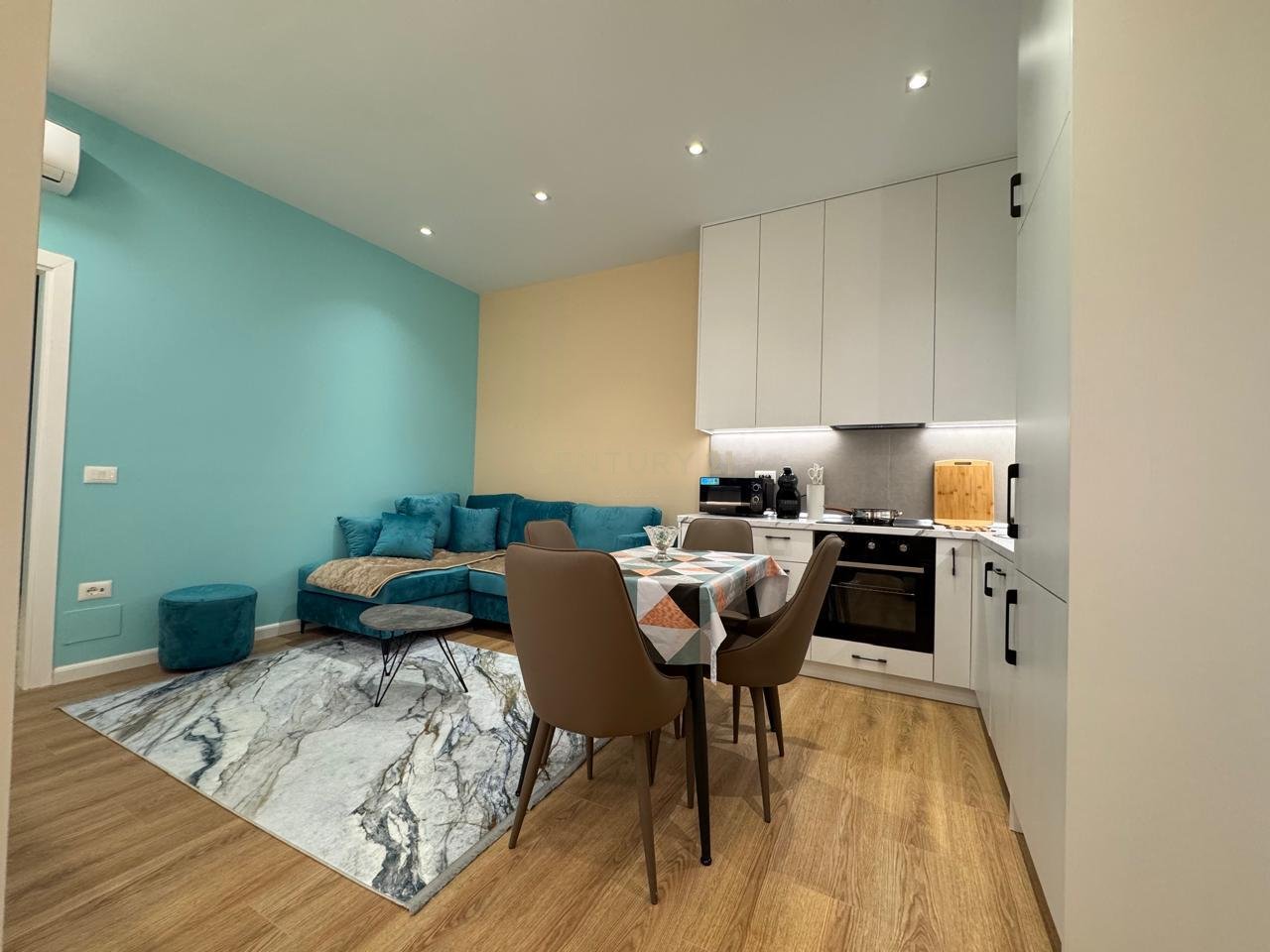 JEPET ME QIRA APARTAMENT 2+1 NE LUNGOMARE -100 M NGA DETI!!