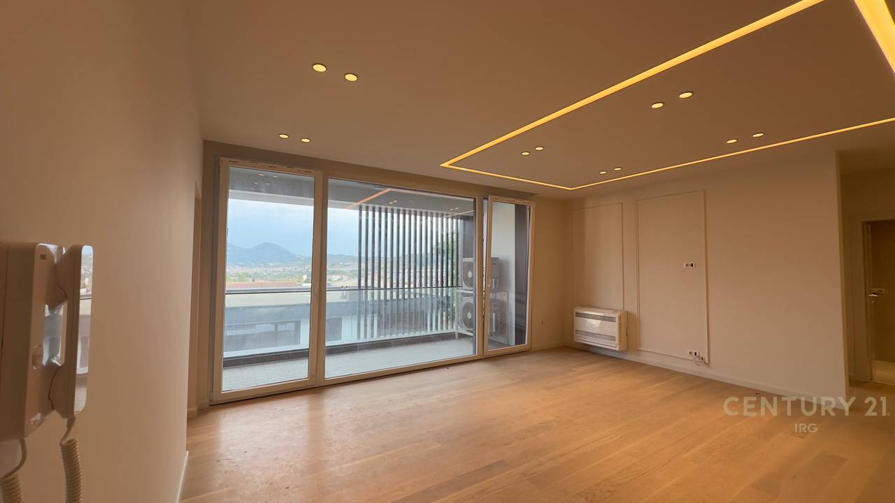 IN VENDITA – APPARTAMENTO DI LUSSO 3+1+2 IN UN COMPLESSO RESIDENZIALE VICINO AL PALAZZO DELLA BRIGATA
