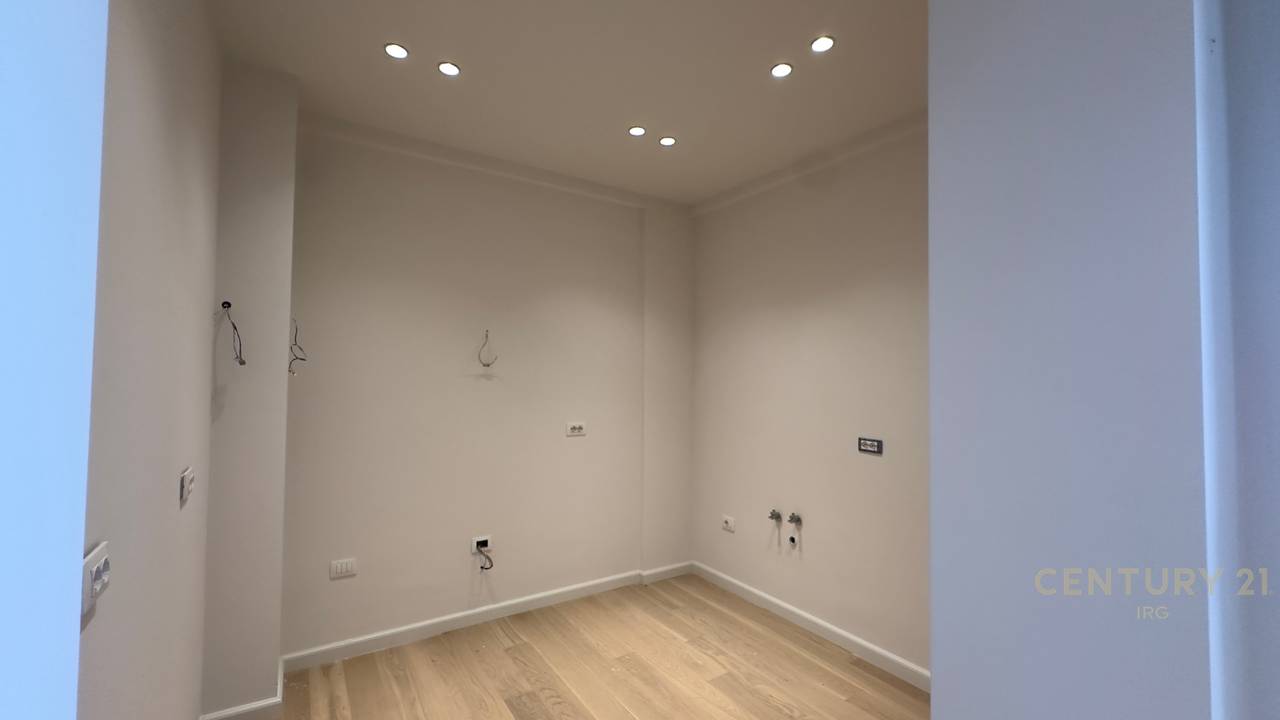 IN VENDITA – APPARTAMENTO DI LUSSO 3+1+2 IN UN COMPLESSO RESIDENZIALE VICINO AL PALAZZO DELLA BRIGATA