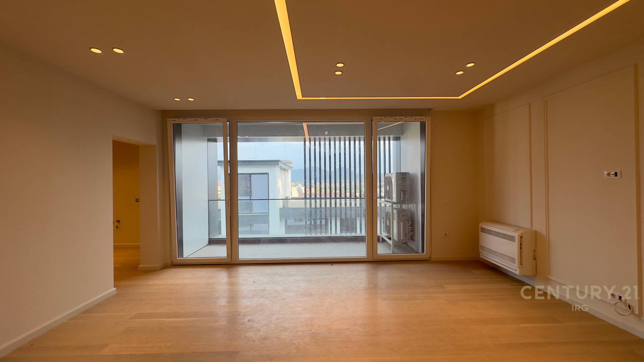 IN VENDITA – APPARTAMENTO DI LUSSO 3+1+2 IN UN COMPLESSO RESIDENZIALE VICINO AL PALAZZO DELLA BRIGATA