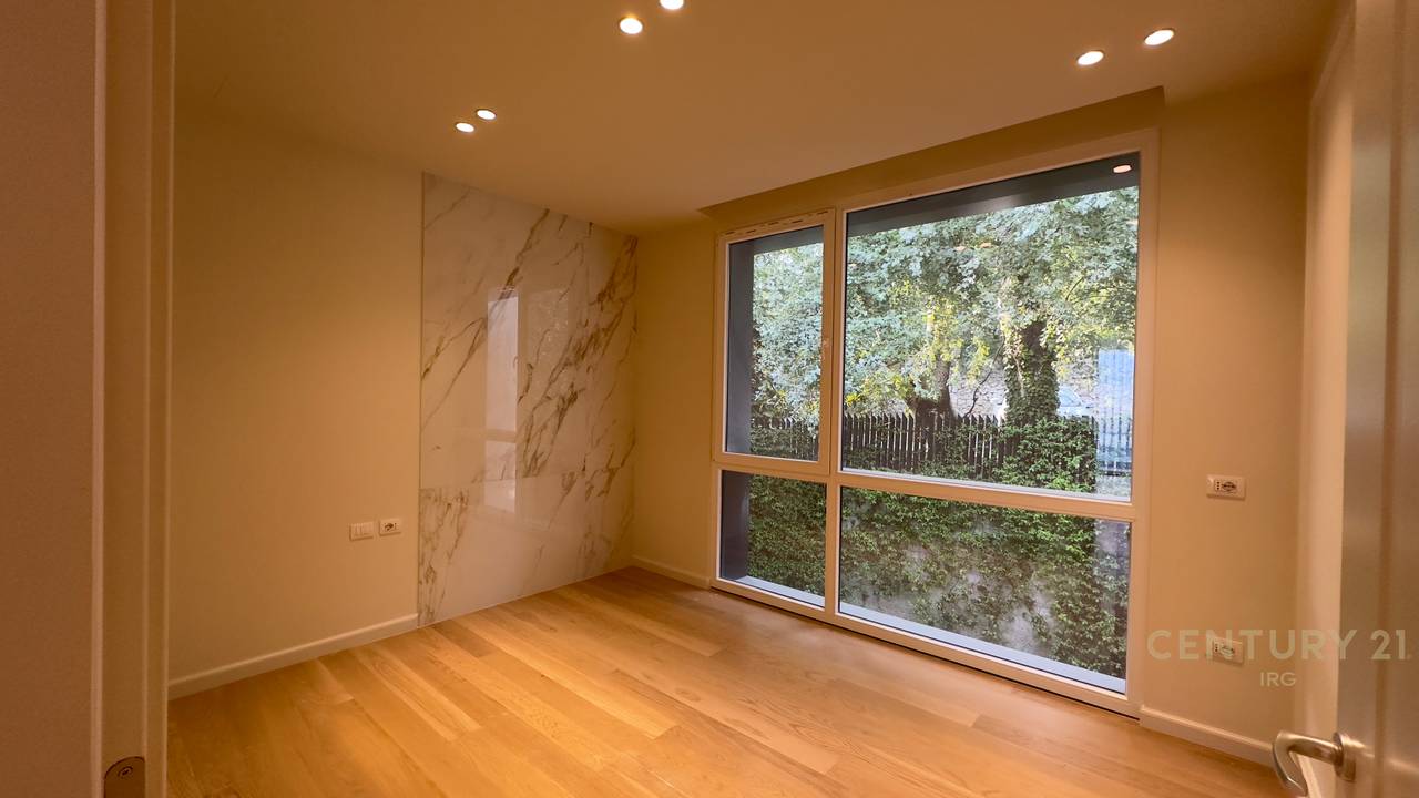 IN VENDITA – APPARTAMENTO DI LUSSO 3+1+2 IN UN COMPLESSO RESIDENZIALE VICINO AL PALAZZO DELLA BRIGATA