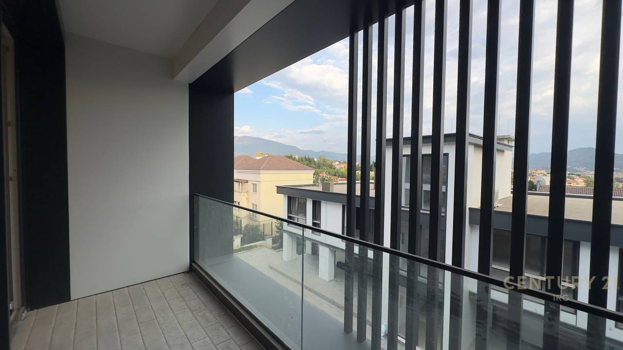 IN VENDITA – APPARTAMENTO DI LUSSO 3+1+2 IN UN COMPLESSO RESIDENZIALE VICINO AL PALAZZO DELLA BRIGATA
