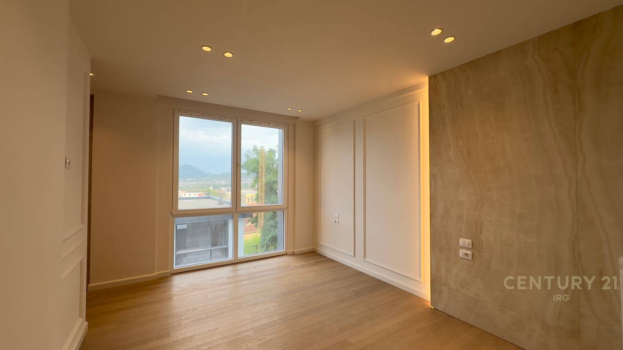 IN VENDITA – APPARTAMENTO DI LUSSO 3+1+2 IN UN COMPLESSO RESIDENZIALE VICINO AL PALAZZO DELLA BRIGATA