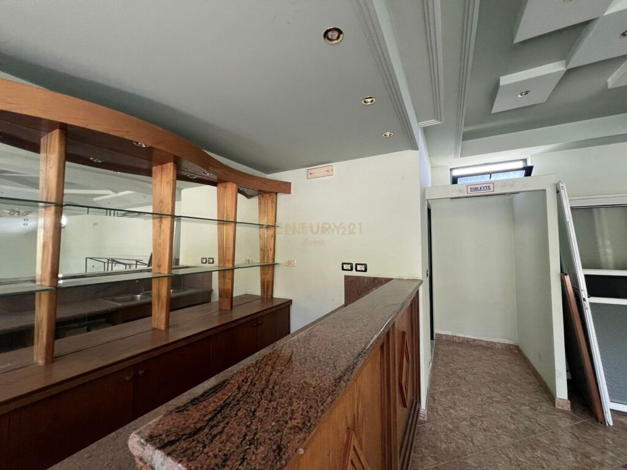 BUSINESS UNIT OPPOSITE THE FORMER TILES FACTORY IN VLORE