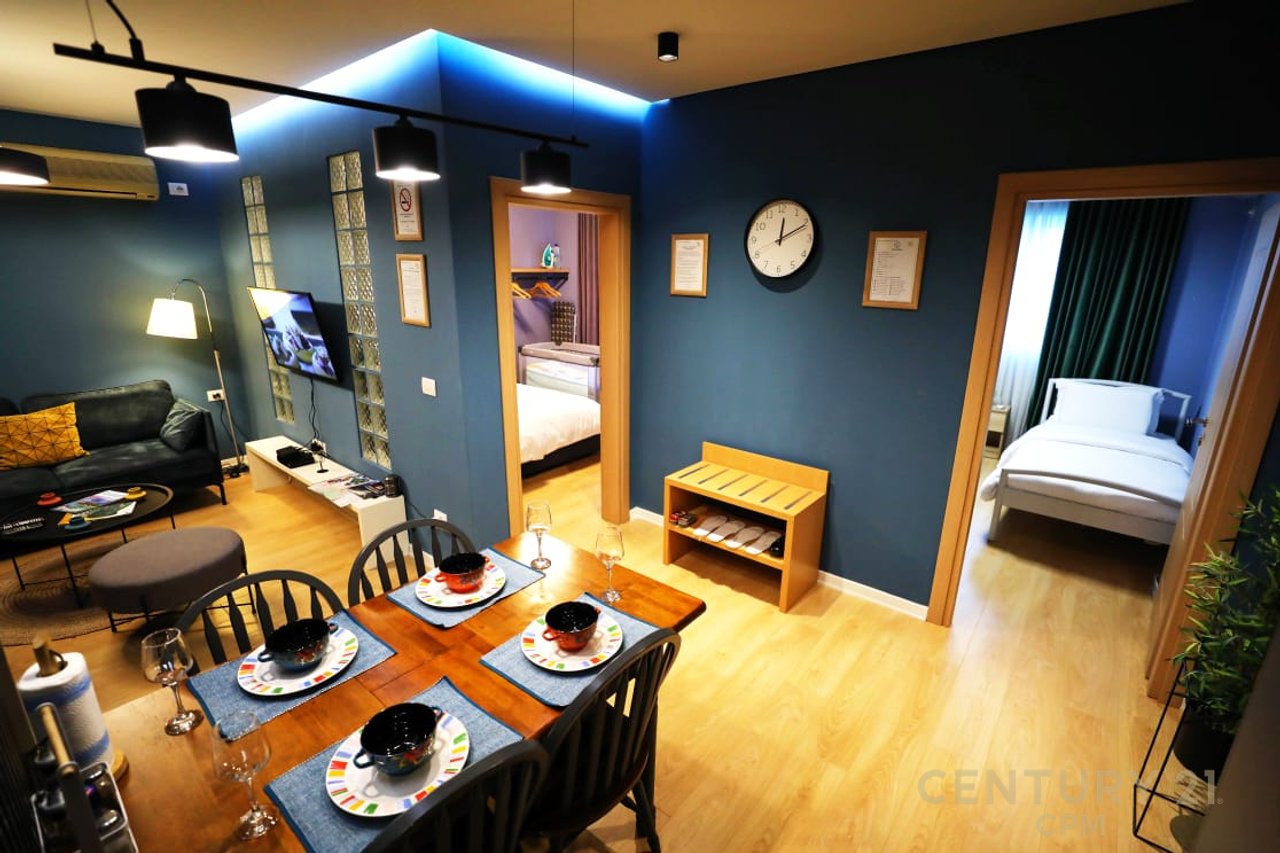 APARTAMENT 2+1 ME QIRA TEK SHALLVARET!