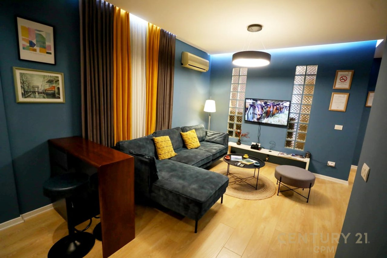 APARTAMENT 2+1 ME QIRA TEK SHALLVARET!