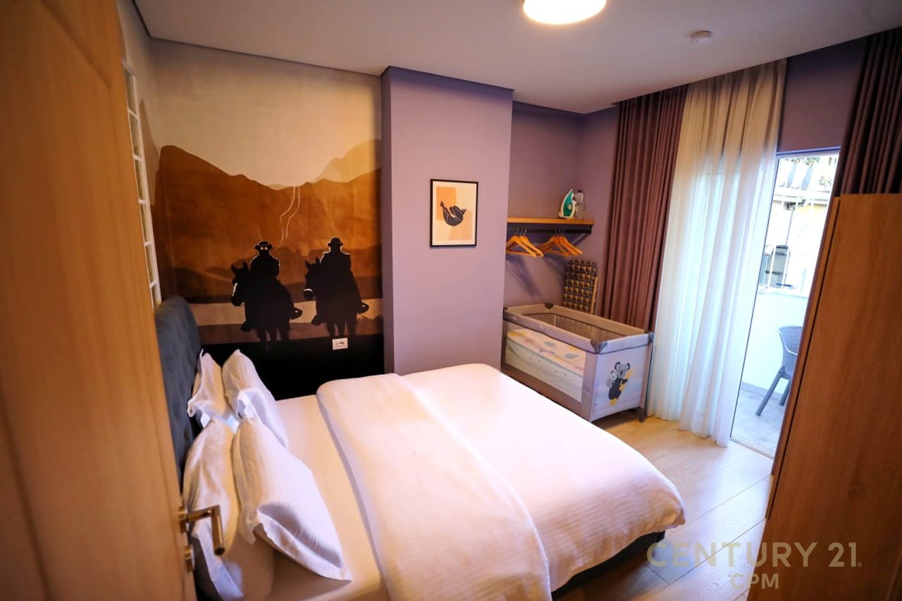 APARTAMENT 2+1 ME QIRA TEK SHALLVARET!