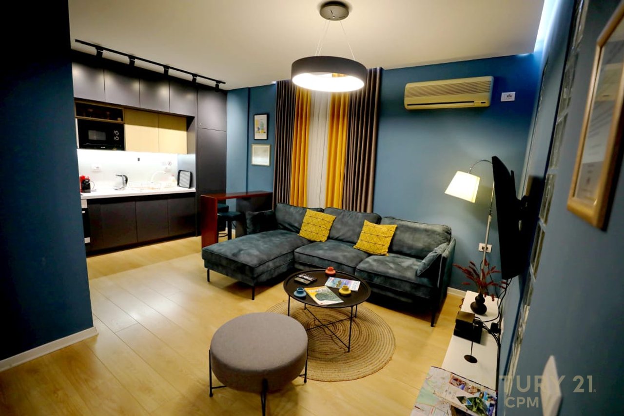 APARTAMENT 2+1 ME QIRA TEK SHALLVARET!