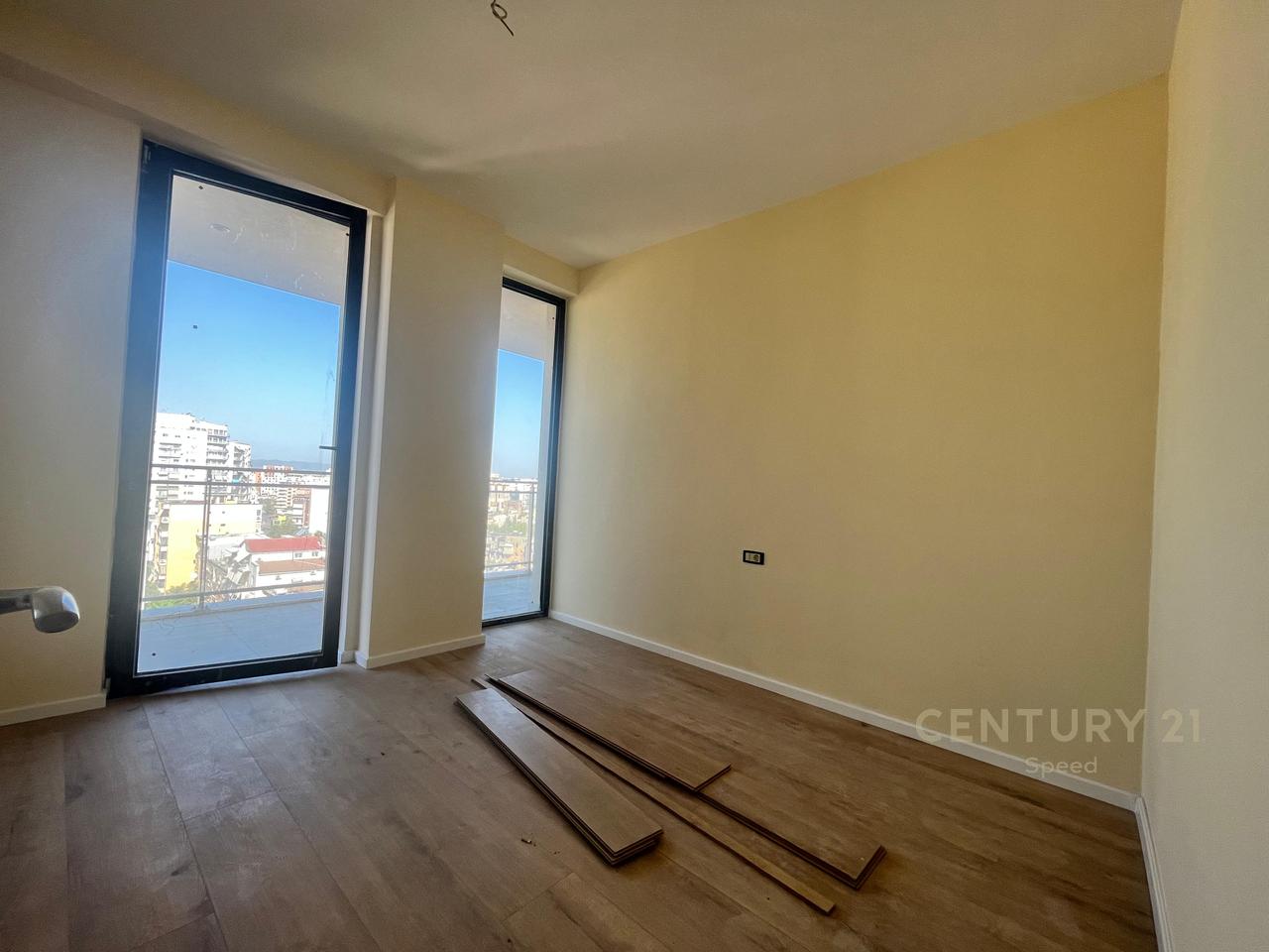 Apartament 2+1 me qira për zyra ne Rrugen Mize Peza!!