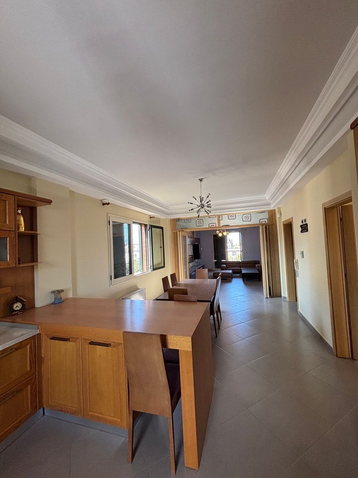 VILLA FOR SALE, NEAR THE OLD COURT!