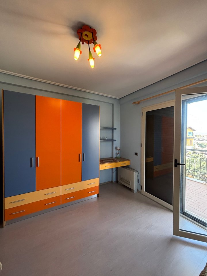 VILLA FOR SALE, NEAR THE OLD COURT!