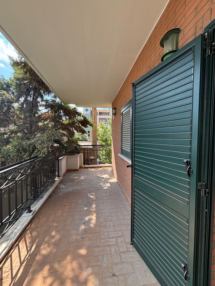 VILLA FOR SALE, NEAR THE OLD COURT!