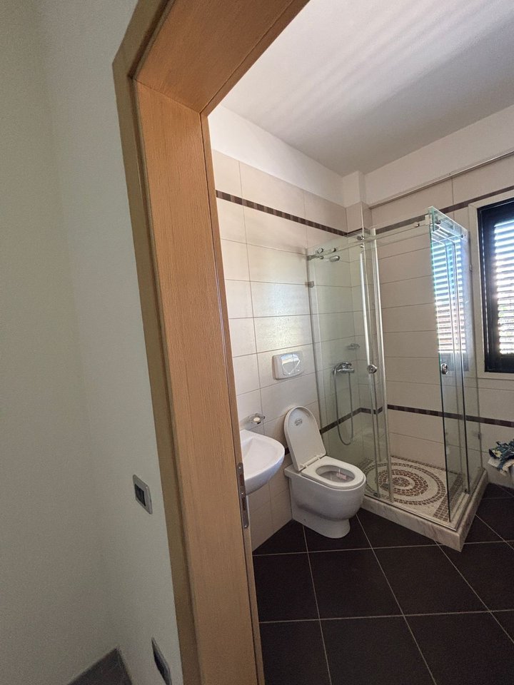 VILLA FOR SALE, NEAR THE OLD COURT!