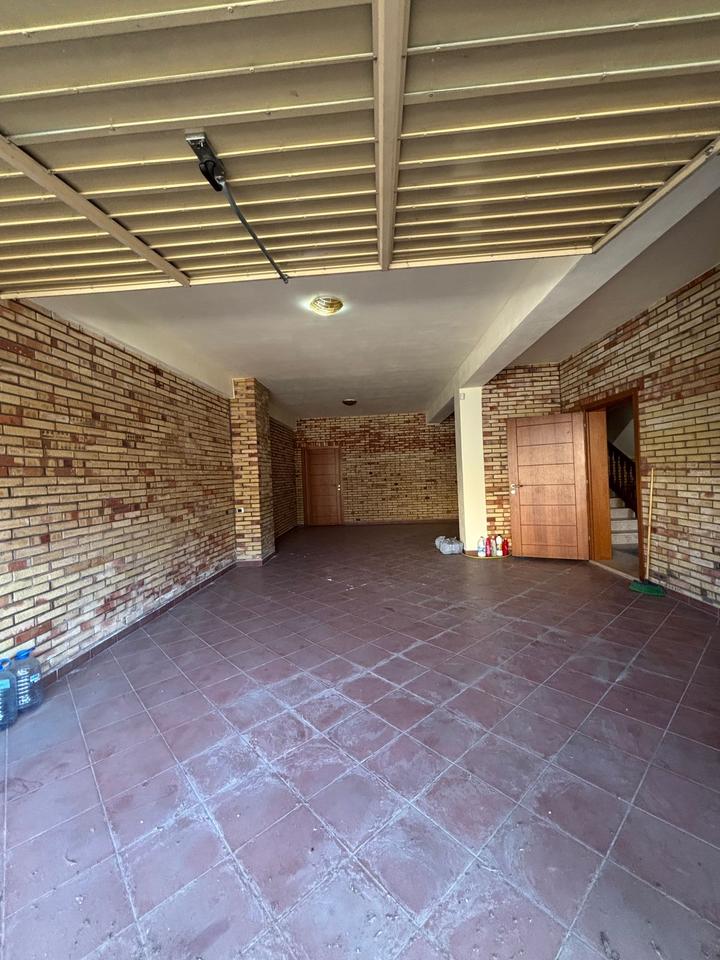 VILLA FOR SALE, NEAR THE OLD COURT!