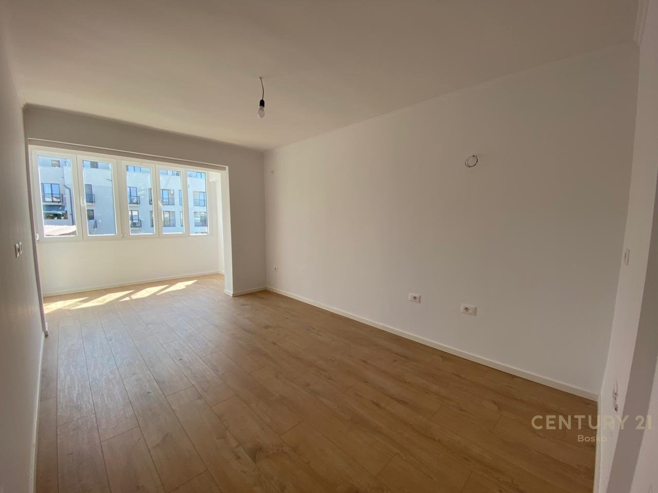 Shitet Apartament 1+1+Kuzhine e Vecuar ne Don Bosko !