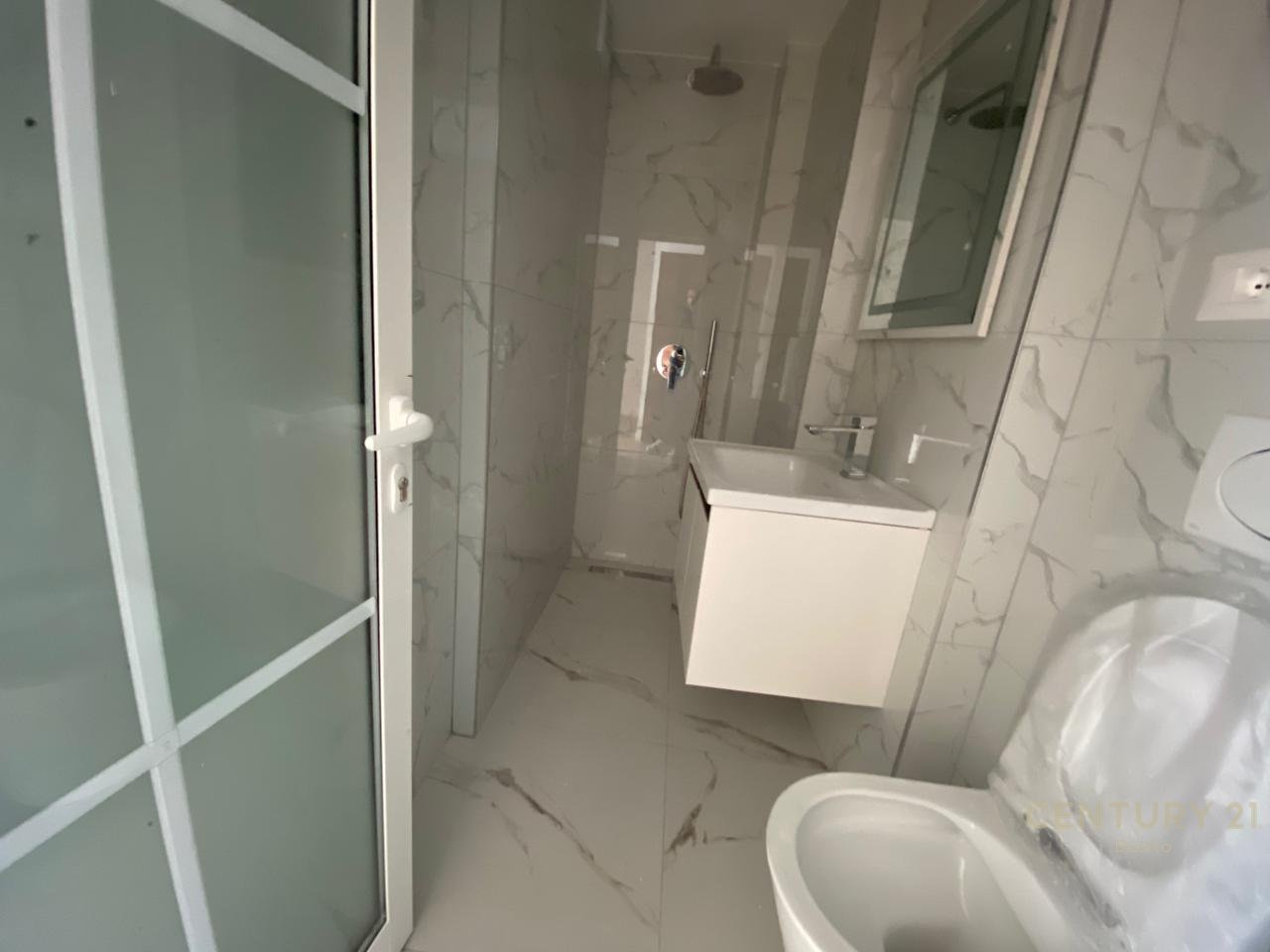 Shitet Apartament 1+1+Kuzhine e Vecuar ne Don Bosko !