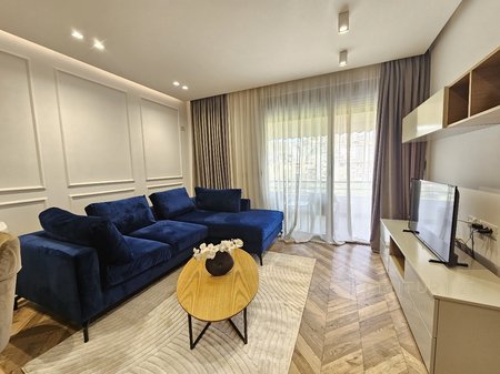 Apartament 2+1+2 me pamje nga Liqeni i Thate, tek Hotel Radisson !