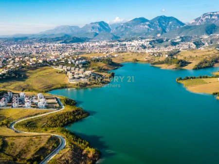 SHITET TOKE 2500M2 NE FARKE AFER LIQENIT TE FARKES