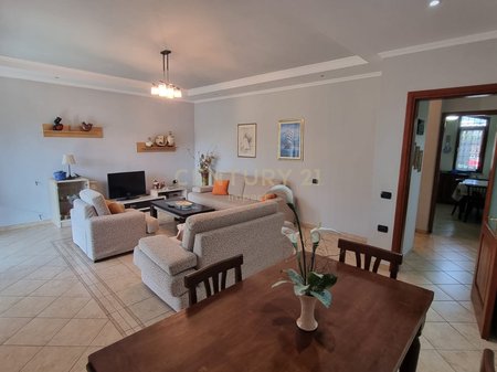 Apartament 2+1+2 Me Qira në Rrugen e Dibres, Tiranë - 700€ | 120 m²
