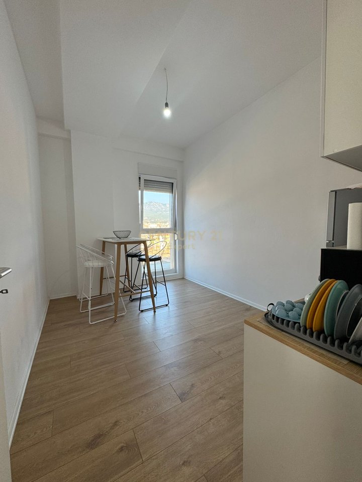 UFFICIO IN AFFITTO CON 3 POSTAZIONI DI LAVORO A SIRI 2 RESIDENCE!
