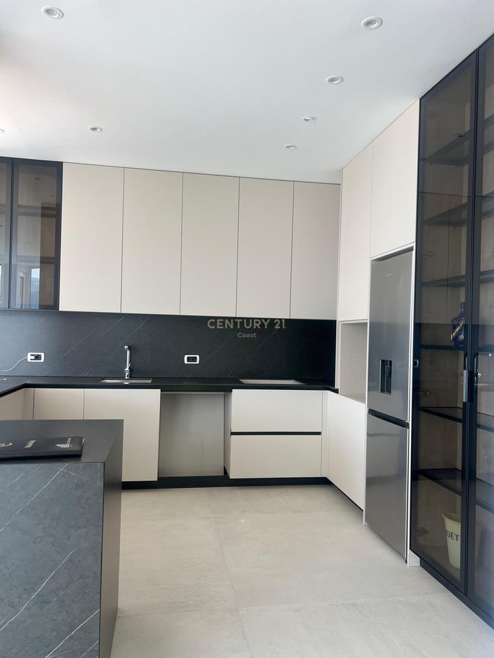 LUXURY PENTHOUSE FOR SALE NEAR VLORA MARINA PORT!!!