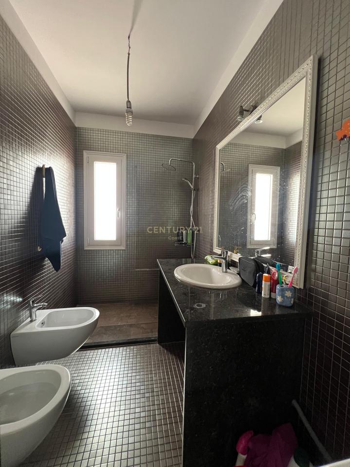 LUXURY PENTHOUSE FOR SALE NEAR VLORA MARINA PORT!!!